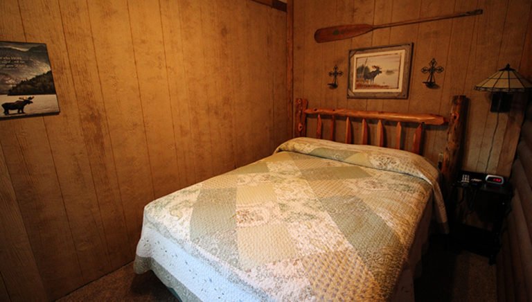 Optional 3rd Bathroom Split Oak Log Cabin